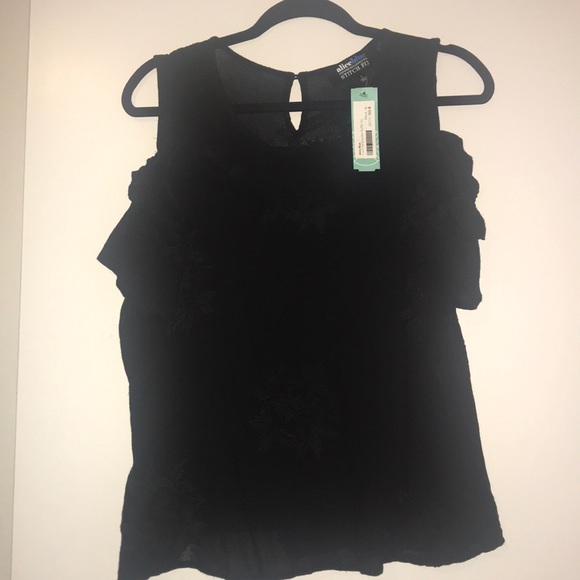 NWT Cold Shoulder Ruffle Top - Picture 2 of 7
